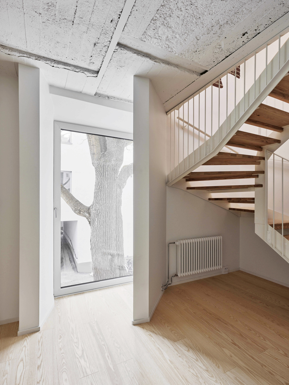 Ajurien tallin uudet asunnot ovat modernin veistoksellisia ja valoisia. Kuva: Tuomas Uusheimo