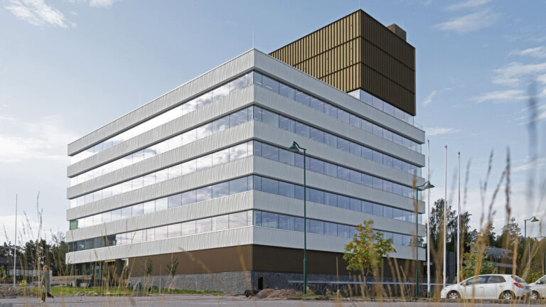 Uutta julkisivuarkkitehtuuria toteutettiin muotobetonilla – EriCa, Green Chemistry Park