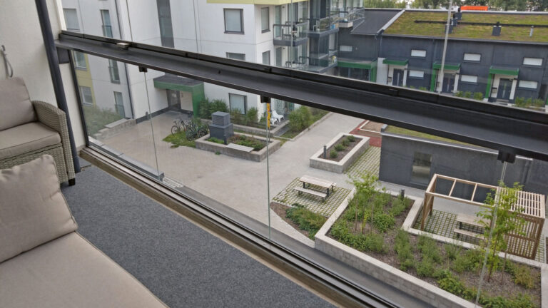 Julkisivuyhdistys julkaisi väliaikaisen ohjeistuksen – Kevytrakenteisten parvekekaiteiden turvallisuus