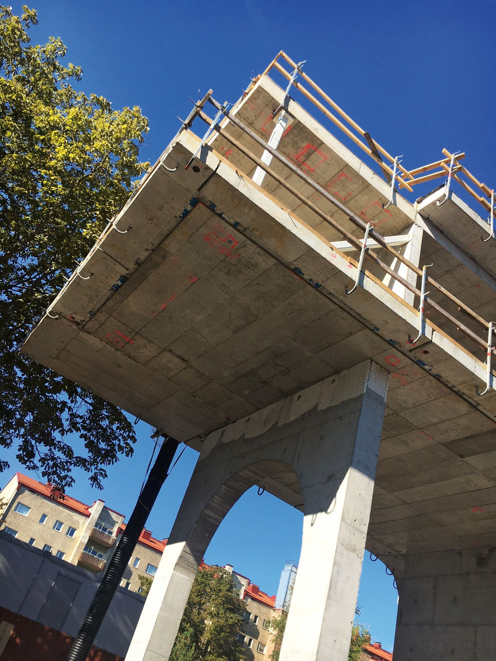 Betonirunkorakenteita työmaalla. Kuva: ARK-house Arkkitehdit