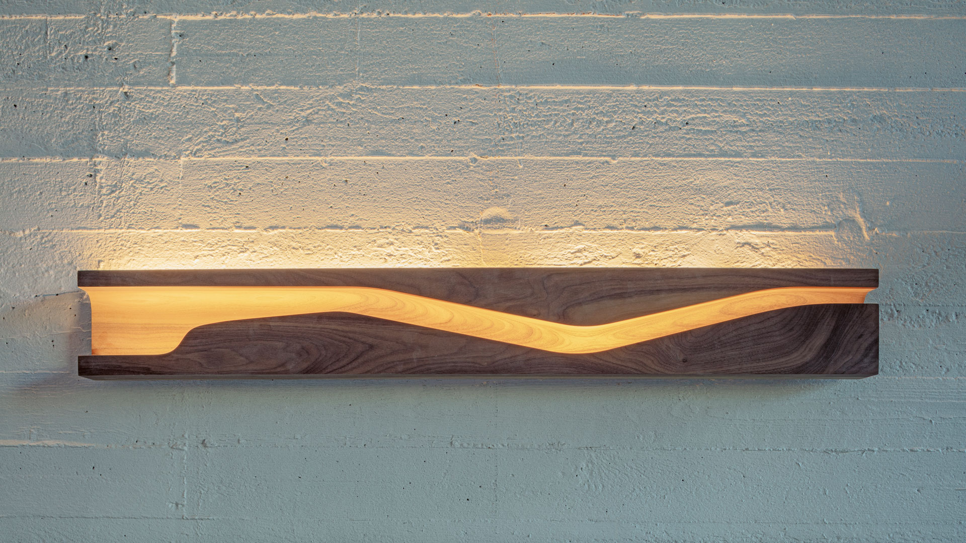 Meanderiin on suunniteltu yksilöllisiä valaisimia ja kalusteita. Kuva: Angel Gil