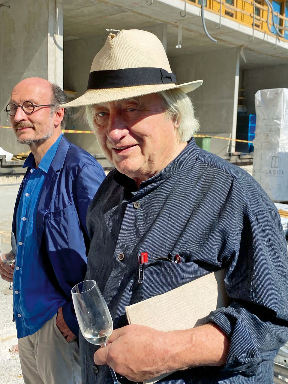 Arkkitehdit Pentti Kareoja (vas.) ja Steven Holl. Kuva: ARK-house Arkkitehdit