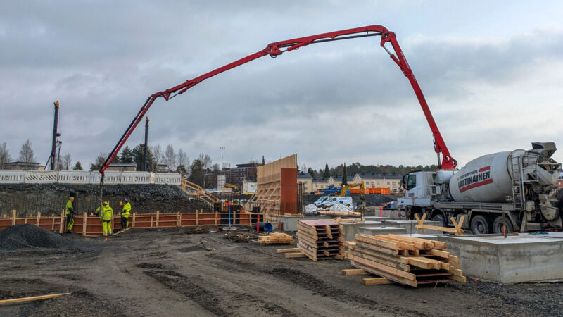 Hipposkeskuksen pysäköintilaitoksen perustuksiin vaihtui vähähiilinen betoni