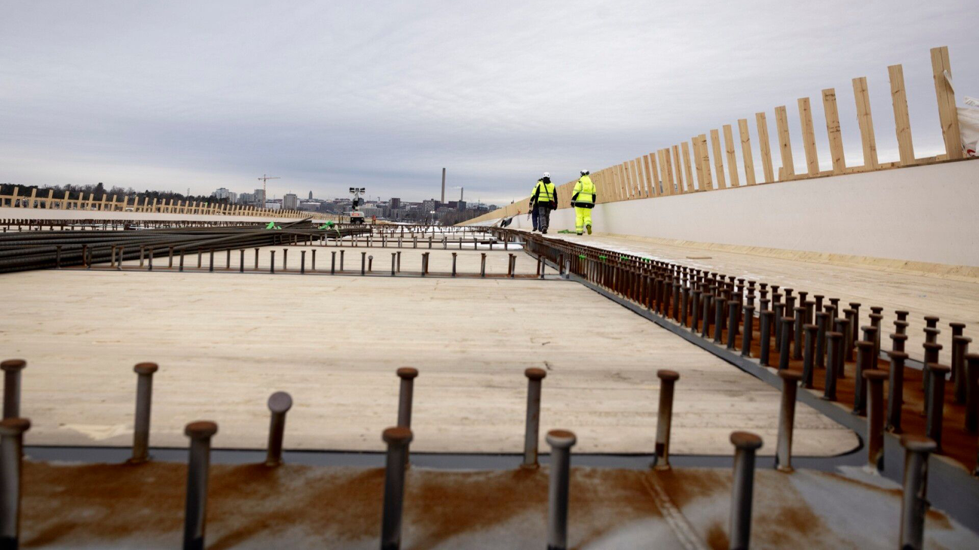 Sillan päällysrakenteen vaarnatapit. Kuva: TYL Kruunusillat
