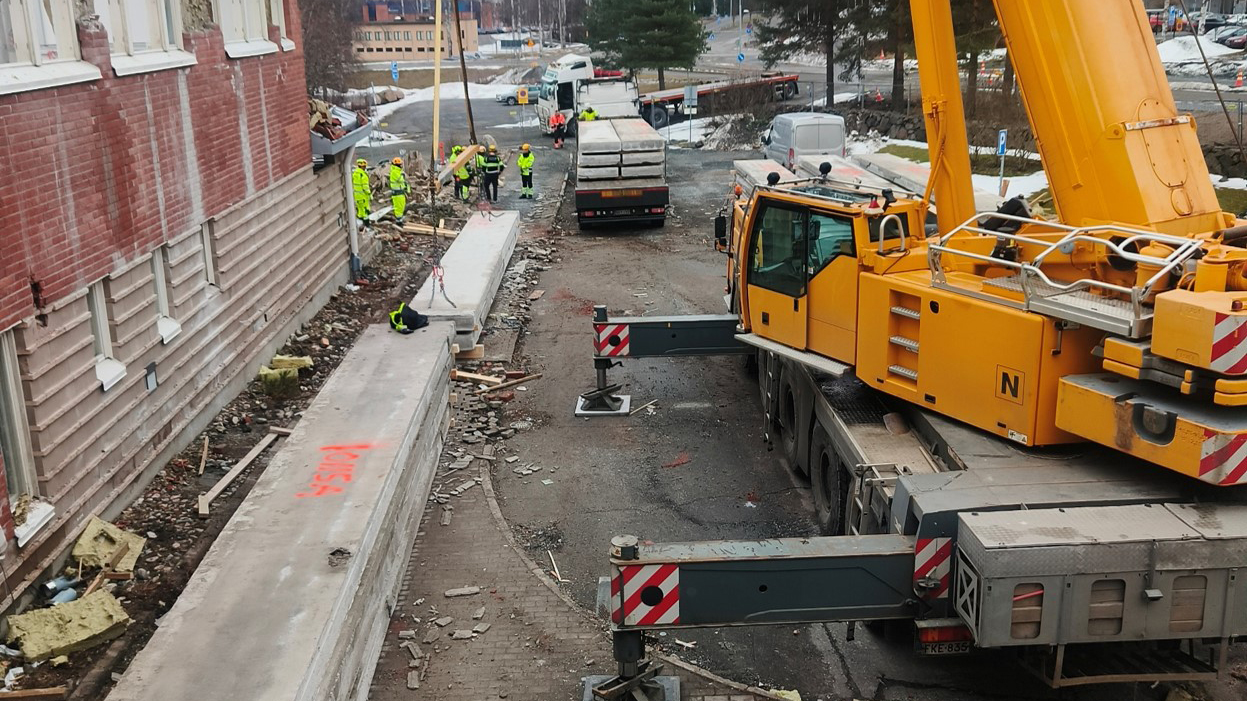 GTK-rakennuksen purkutyöt valmistuivat Kuopiossa – ainutlaatuinen ja onnistunut kokeilu betonirakenteiden ehjänä purkamisesta