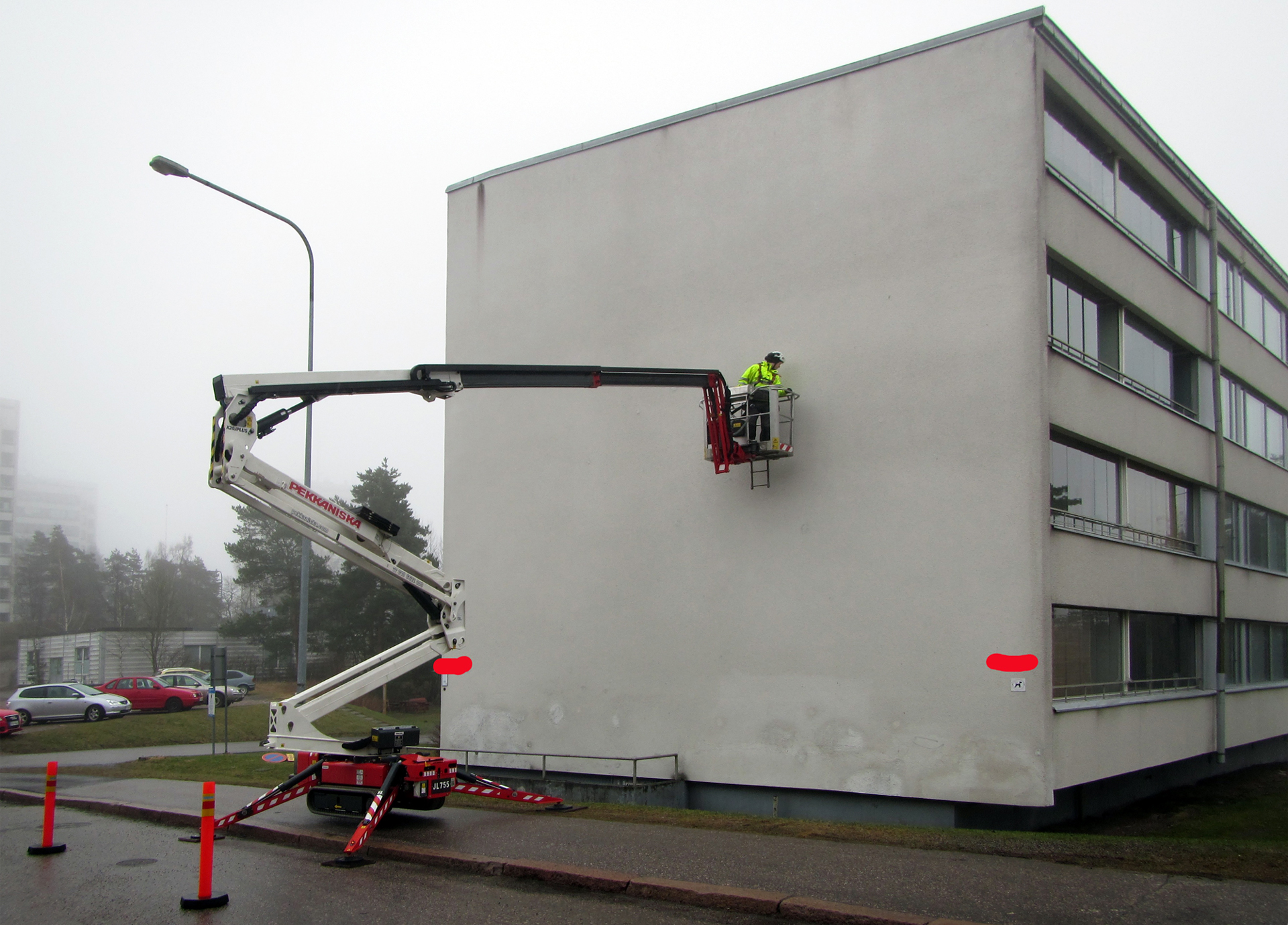 Lisälämmöneristetyn ja rapatun julkisivun kuntotutkimusta (valmistunut 1963/1990) Helsinki, Kuva: Ramboll Finland Oy
