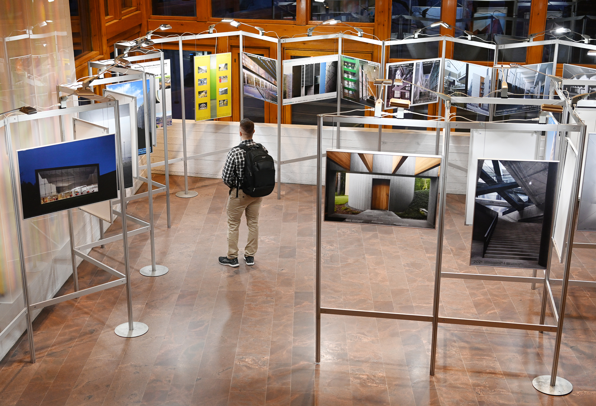 Julistenäyttely. Kuva: Tero Pajukallio