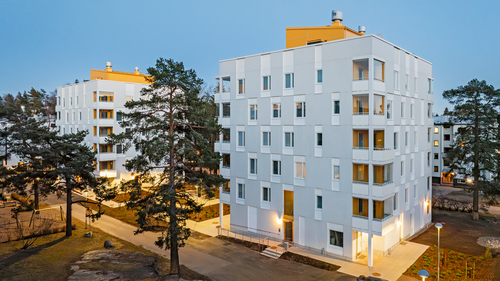 Täydennysrakentamista valkobetonilla – Haso Myllymatkantie 11 Myllypurossa